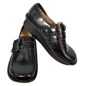 Sleek Black Leather Slip-On Loafers 35/ 5.5